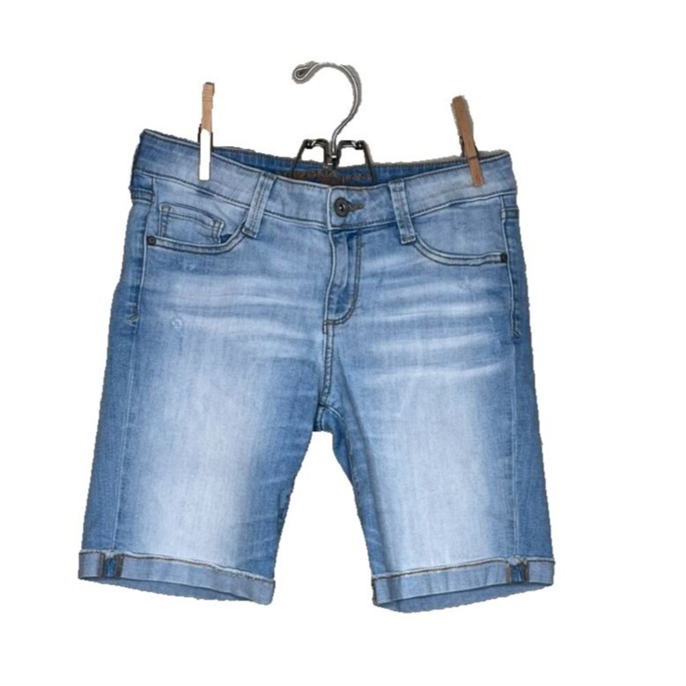 Arizona Jean Co Junior's Shorts Light Wash Distressed Denim Cuffed Bermuda Sz 5